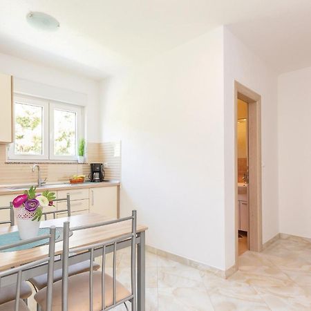 Two-Bedroom Apartment in Krvavica Buitenkant foto
