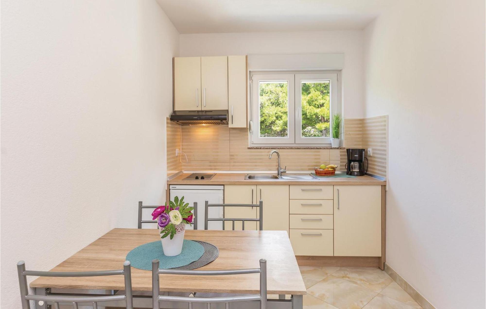Two-Bedroom Apartment in Krvavica Buitenkant foto