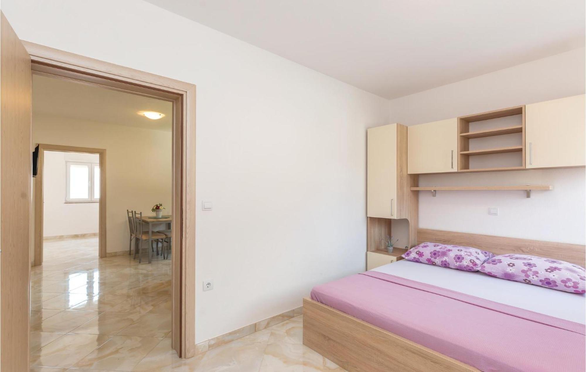 Two-Bedroom Apartment in Krvavica Buitenkant foto