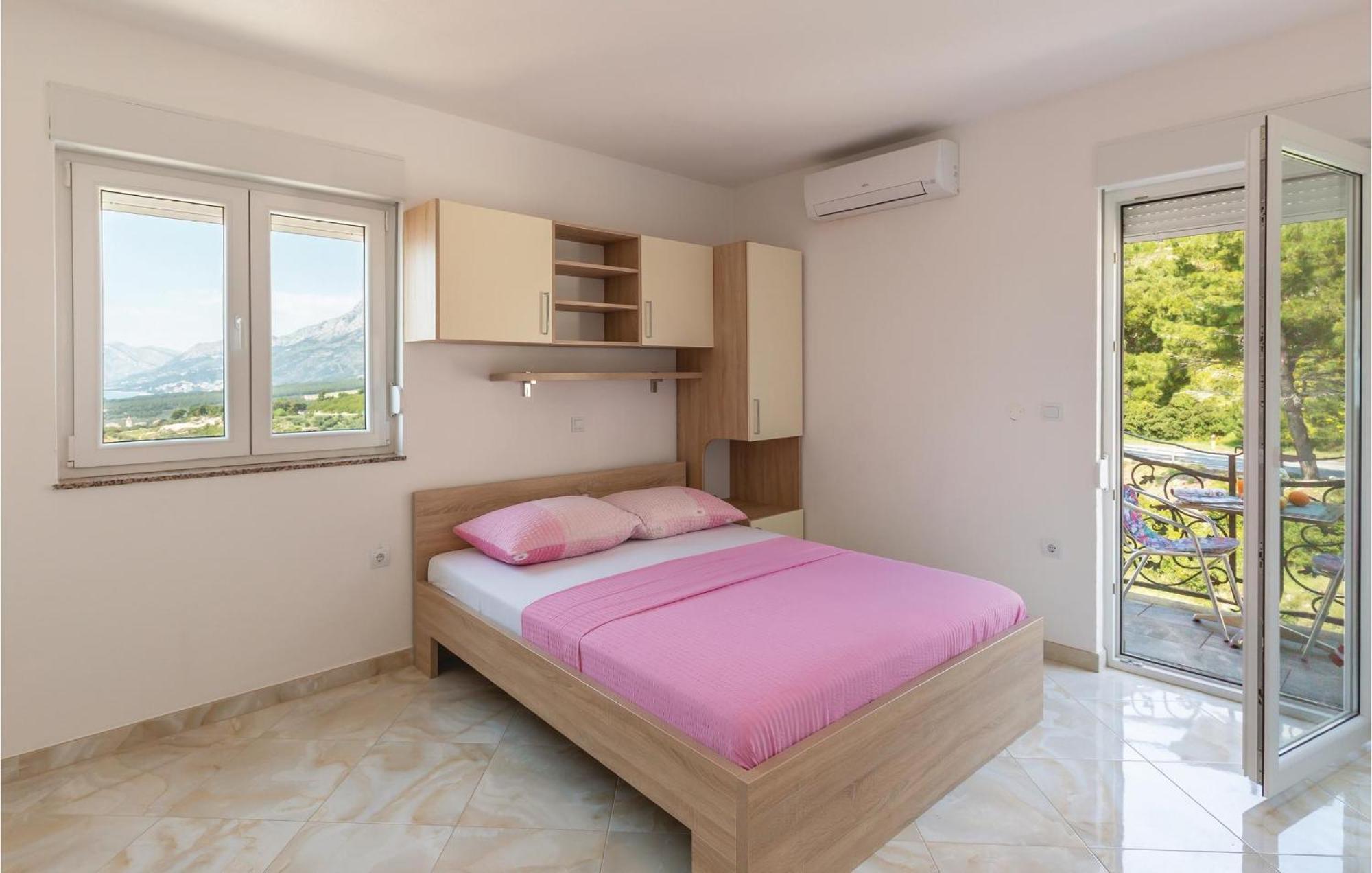 Two-Bedroom Apartment in Krvavica Buitenkant foto