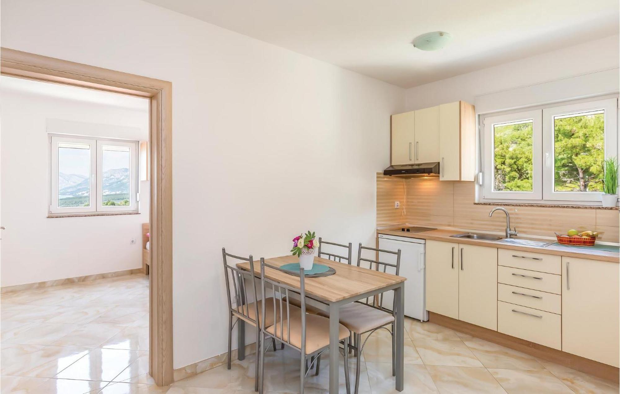 Two-Bedroom Apartment in Krvavica Buitenkant foto
